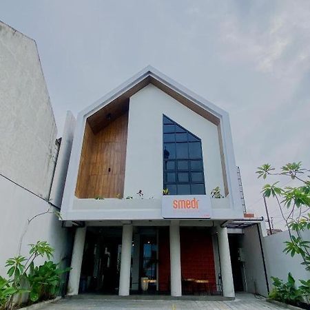 Smedi Coliving Hotel Yogyakarta Eksteriør billede